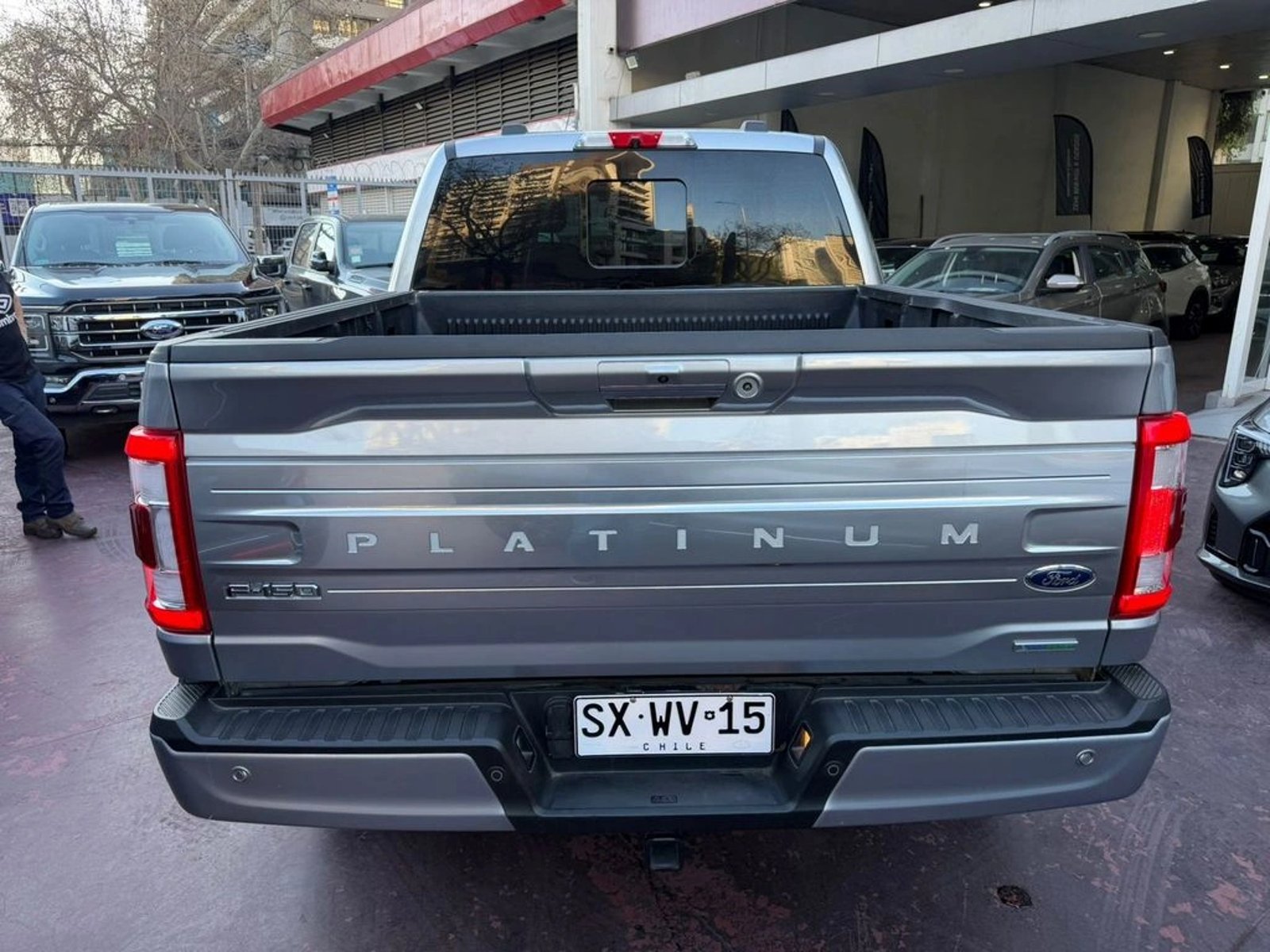 Ford F-150 Platinum 4WD AT 2023 - Foto 5 de 16