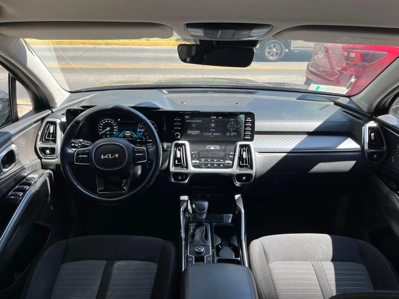 Kia SORENTO 2.5 EX GSL 2WD AT6 5P 2022 - Imagen 13 de 18
