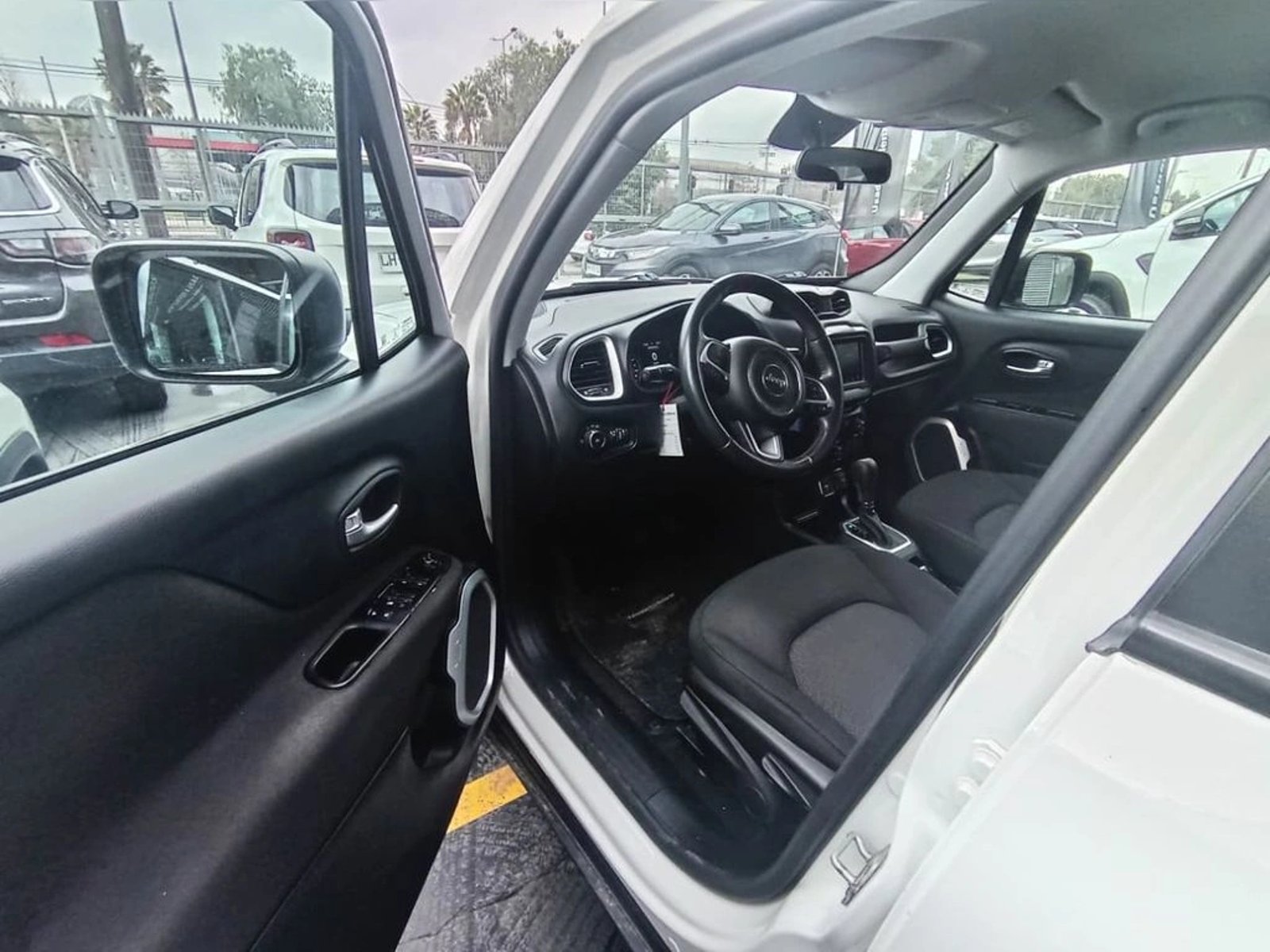 Jeep RENEGADE SPORT LX 2022 - Imagen 7 de 12
