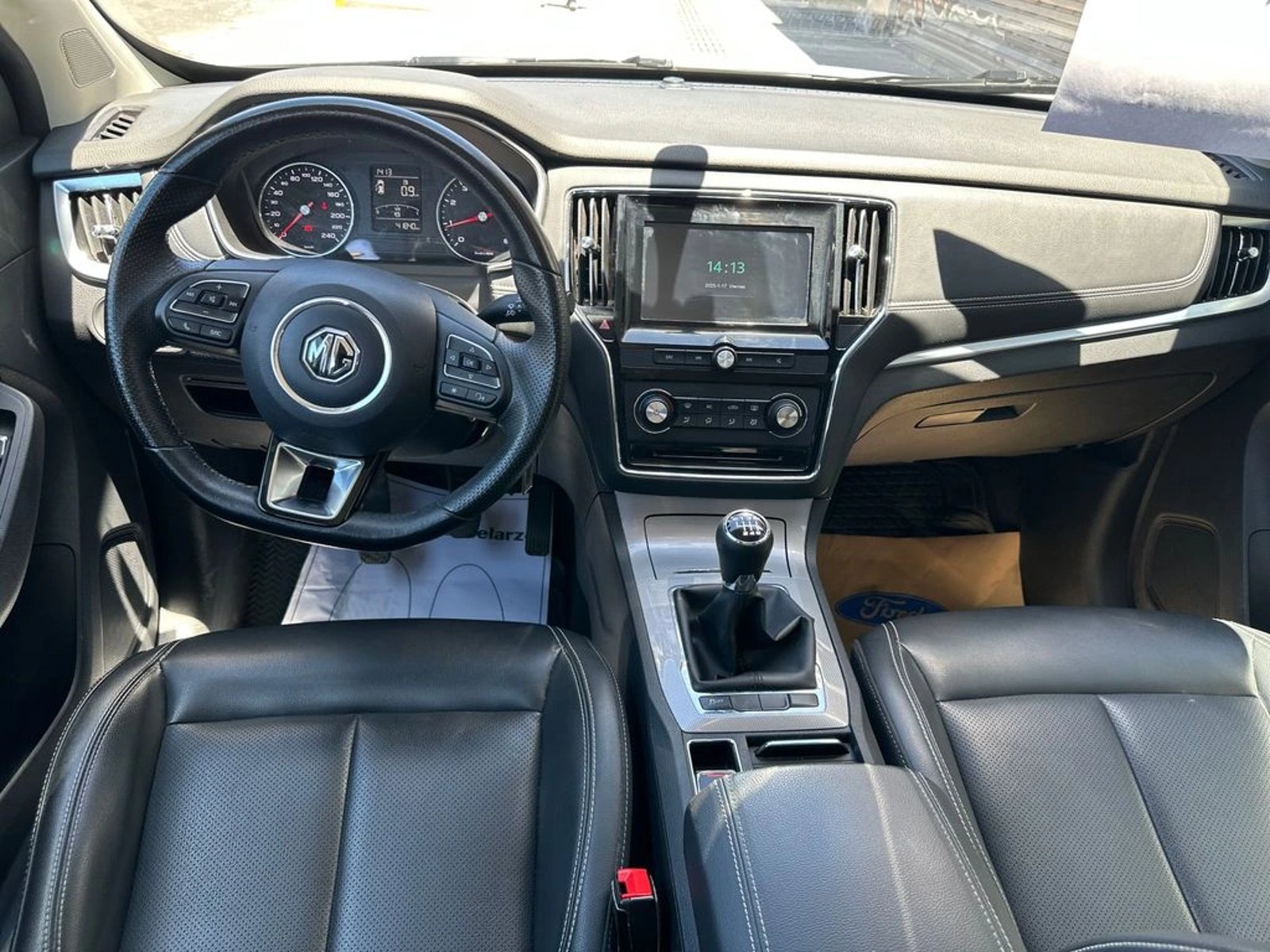 MG RX5 1.5T STD 2023 - Imagen 6 de 13