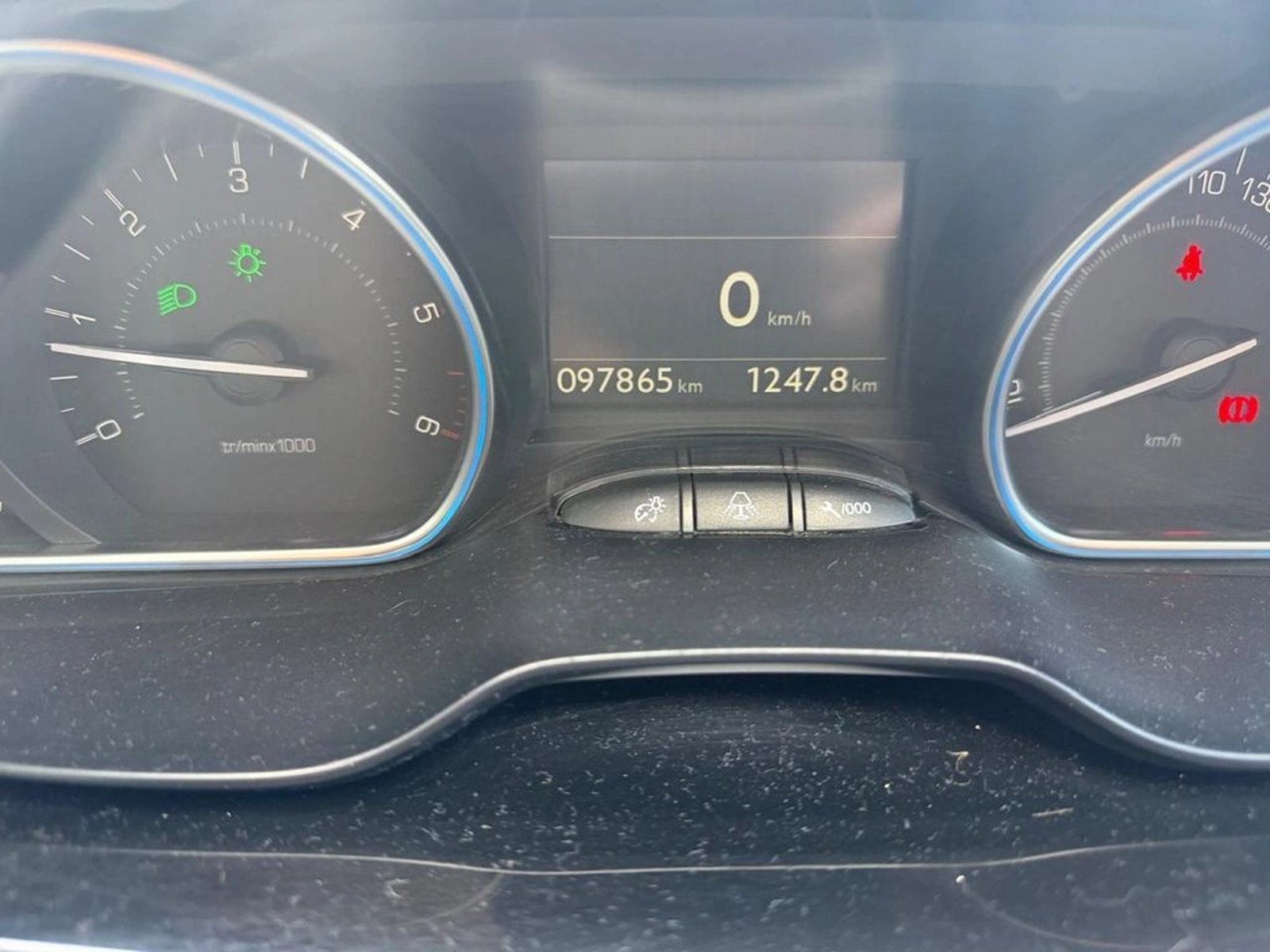 Peugeot 2008 Allure 1.6 e-HDi 92HP 2018 - Imagen 11 de 11