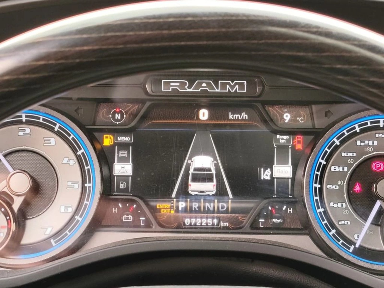 RAM 1500 LIMITED 5.7 AUT 2023 - Imagen 15 de 20