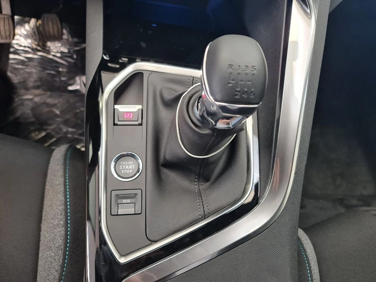 PEUGEOT 3008 Active Pack Puretech 130 2025 - Imagen 12 de 20