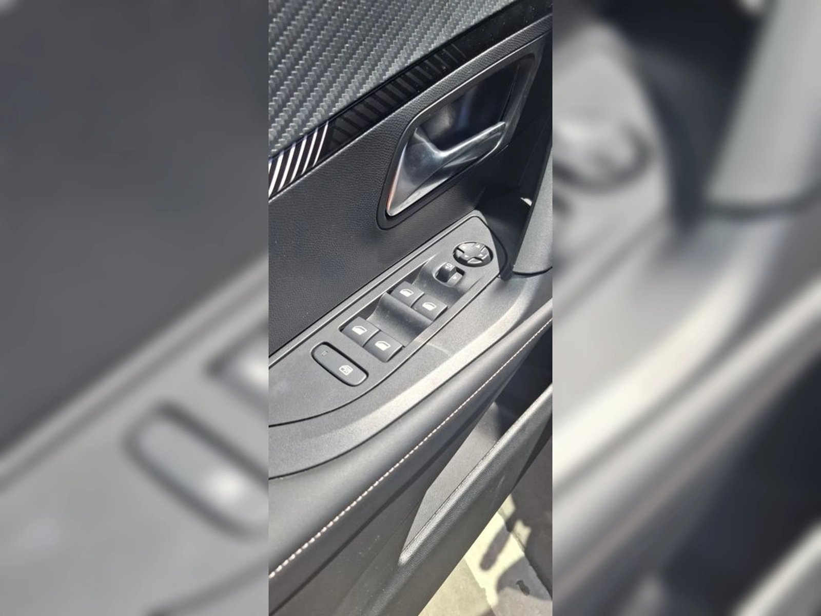 PEUGEOT 2008 MCA Allure Pack Puretech 130 2025 - Imagen 10 de 16