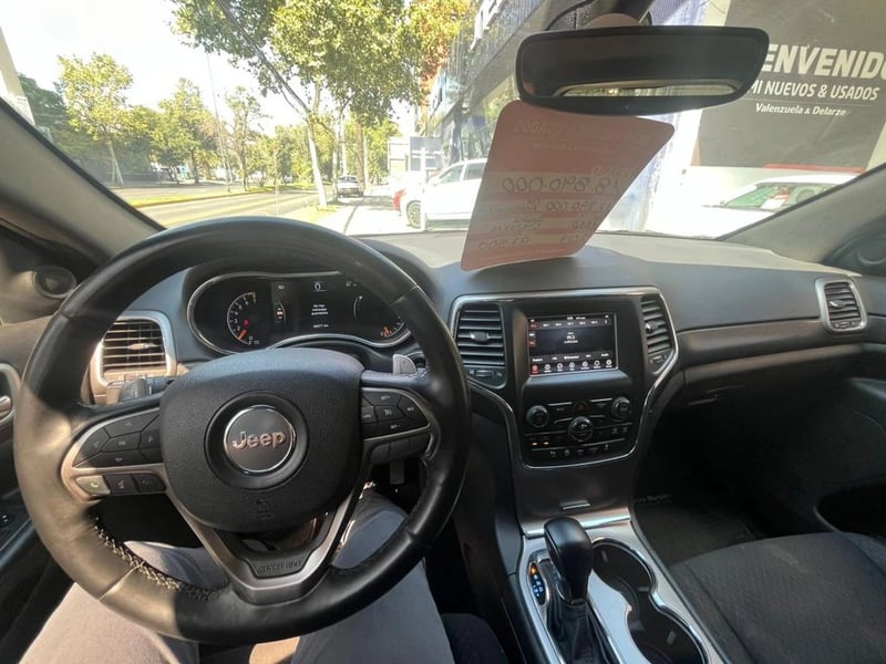 Jeep GRAND CHEROKEE Laredo Sport 2019 - Imagen 11 de 12