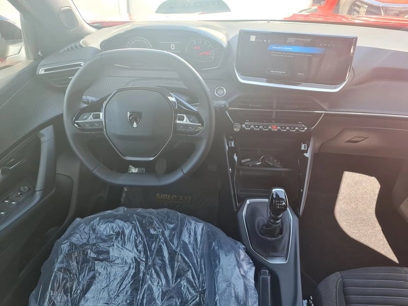 Peugeot 2008 MCA Active Puretech 130 2025 - Imagen 12 de 16