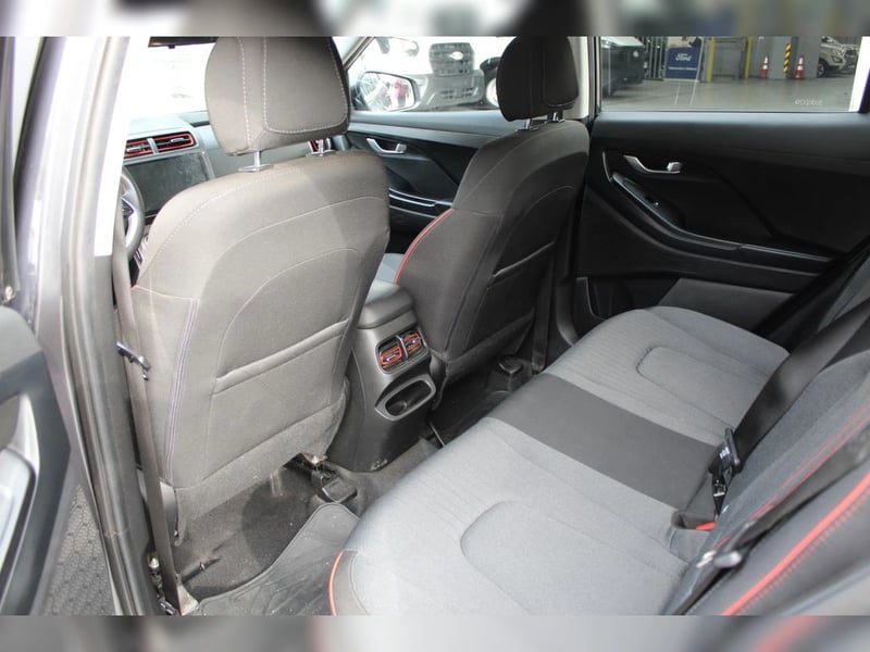 Hyundai CRETA SU2I 1.5 2023 - Imagen 9 de 12