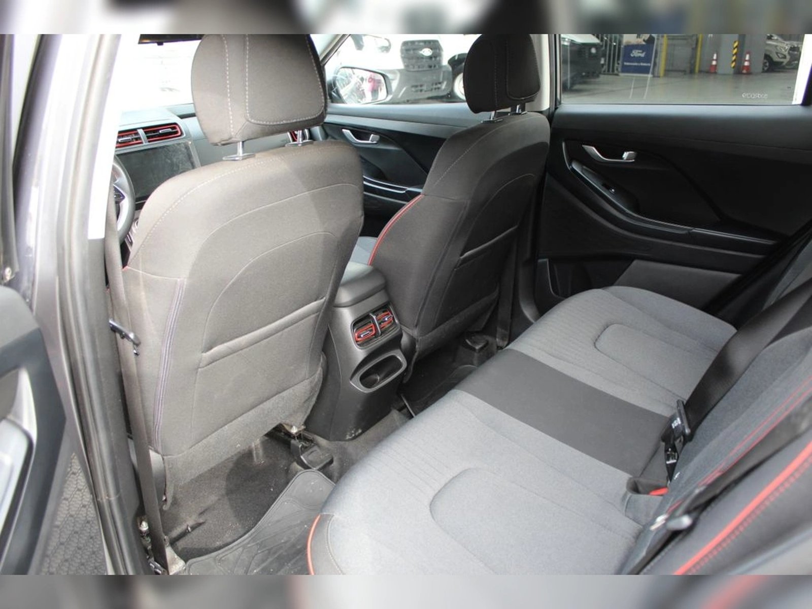 HYUNDAI CRETA SU2I 1.5 2023 - Imagen 9 de 17