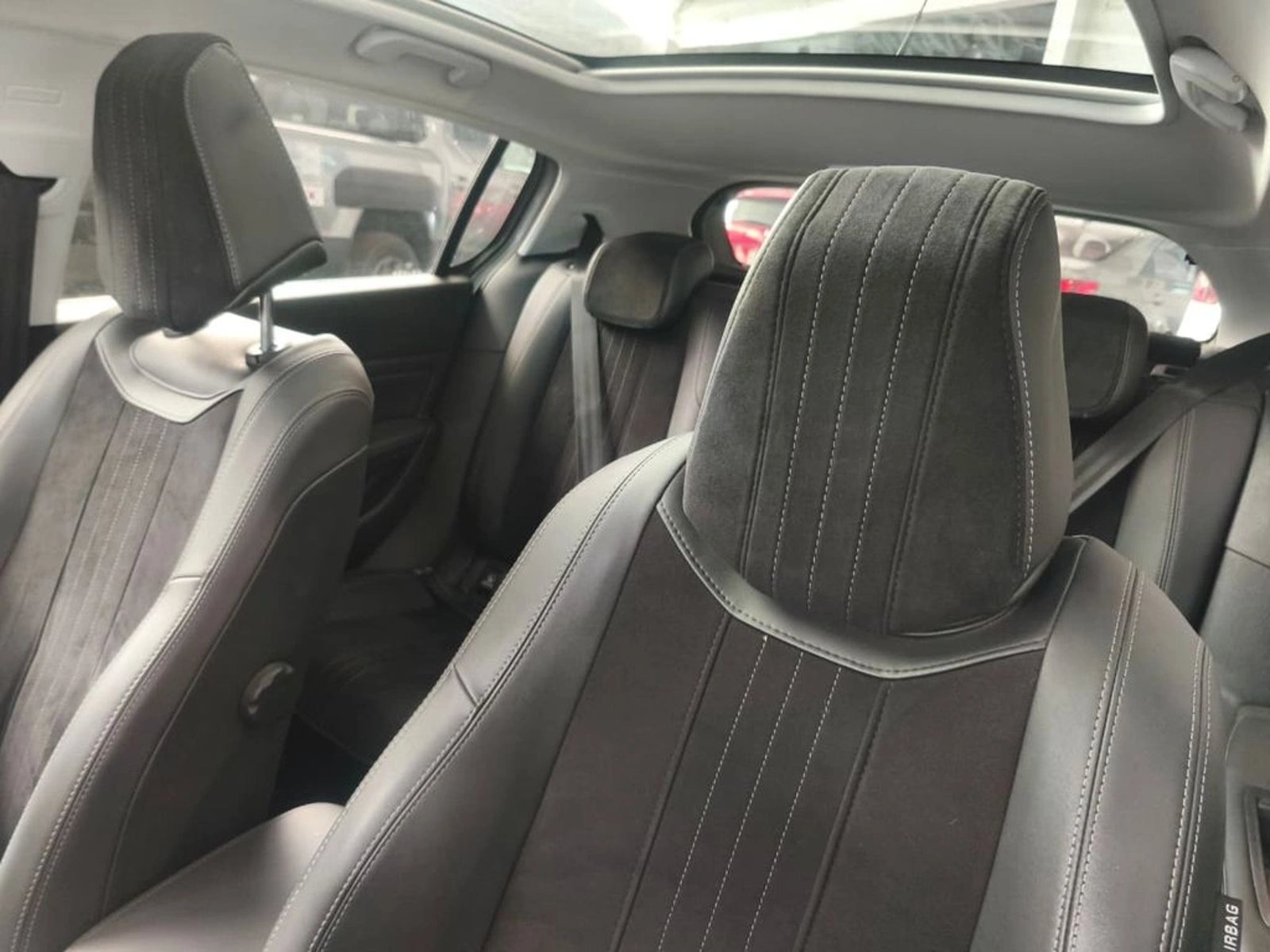 PEUGEOT 308 Feline 1.6 Blue-HDi 120HP EAT6 2019 - Imagen 12 de 18