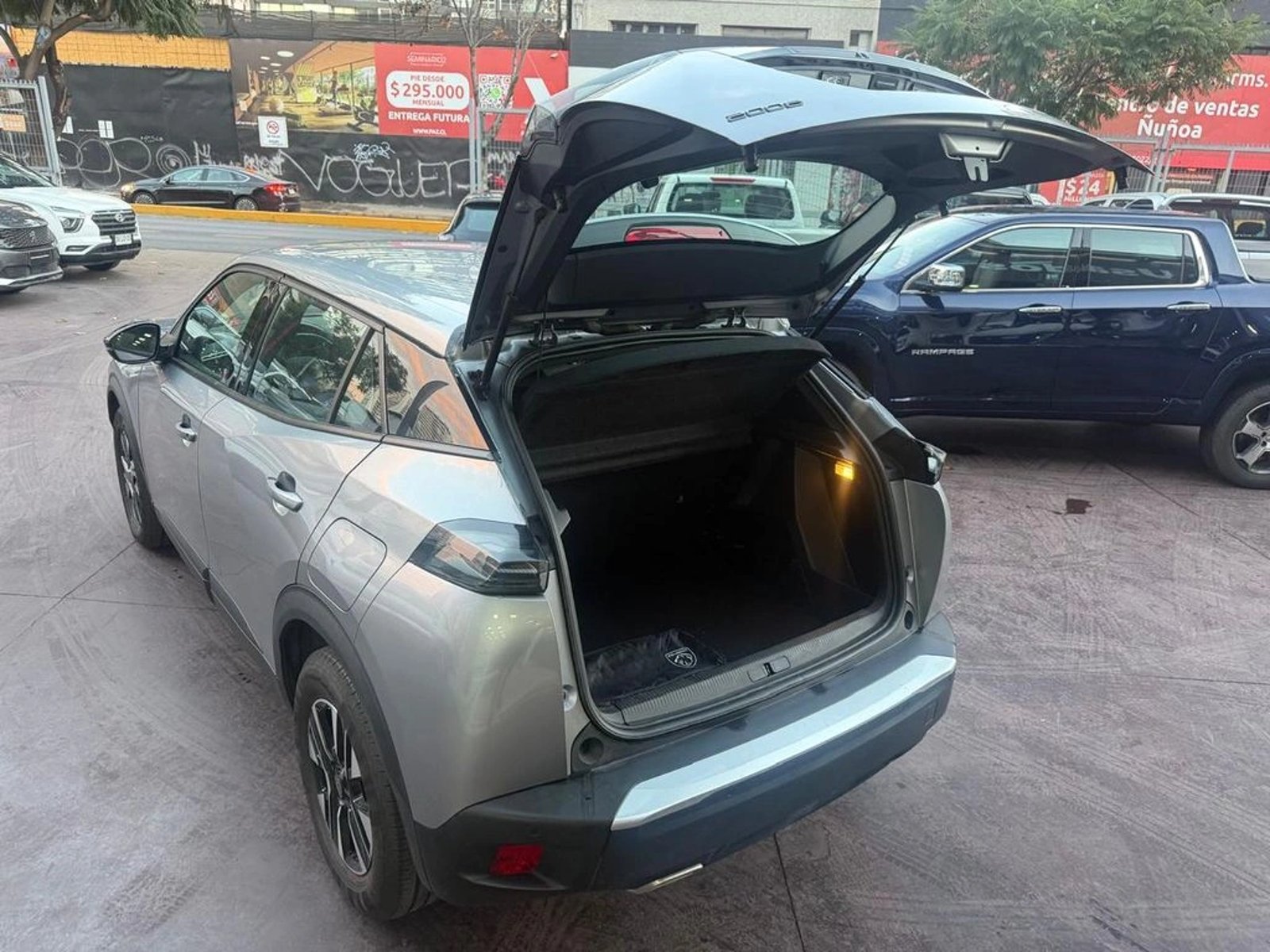 Peugeot 2008 Active Pack Puretech 130 2024 - Imagen 7 de 13