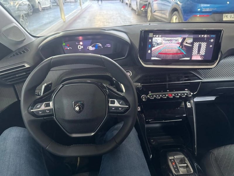 Peugeot 208 ALLURE 2025 - Imagen 11 de 12