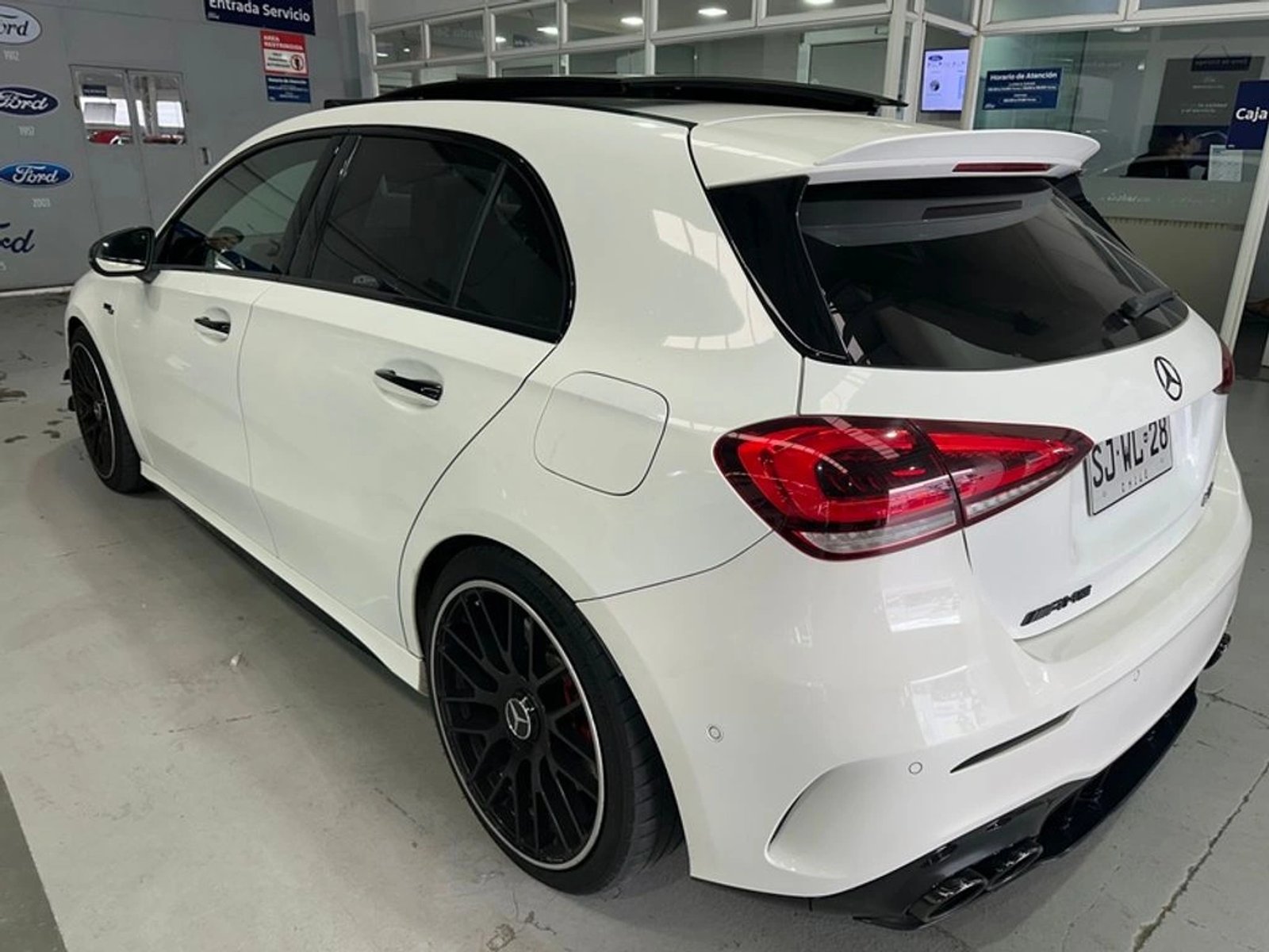 Mercedes-Benz A 35 AMG 4MATC HB 4x4 2.0 AUT 2023 - Foto 5 de 9