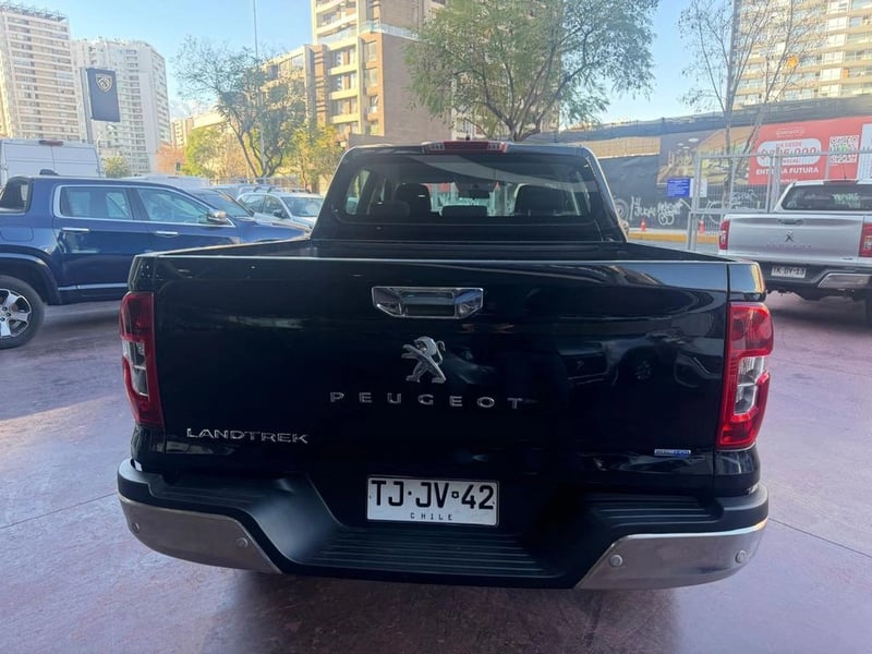 Peugeot LANDTREK Active BlueHDi 180 4x4 AT 2024 - Imagen 5 de 13