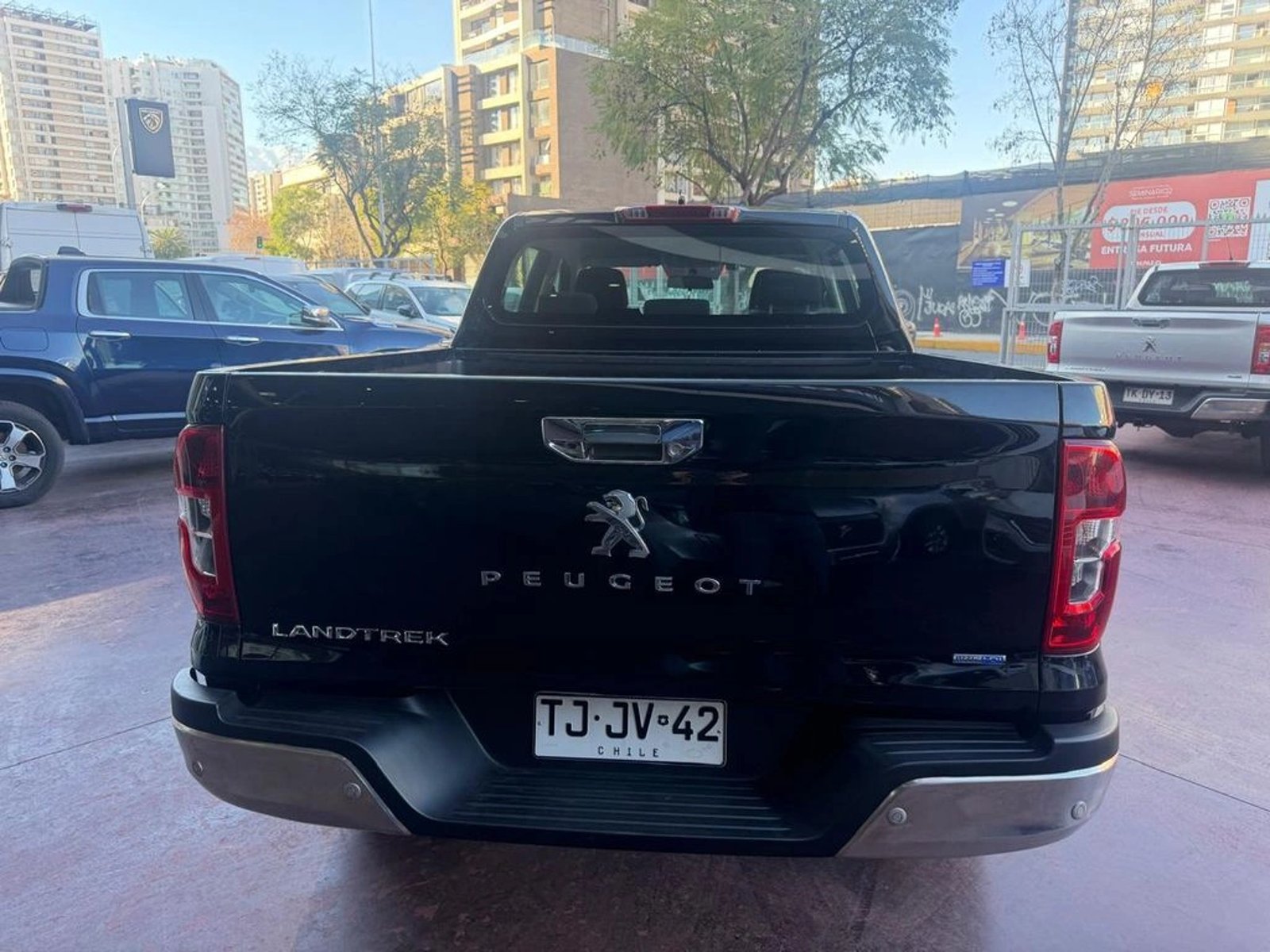 Peugeot LANDTREK Active BlueHDi 180 4x4 AT 2024 - Foto 5 de 13