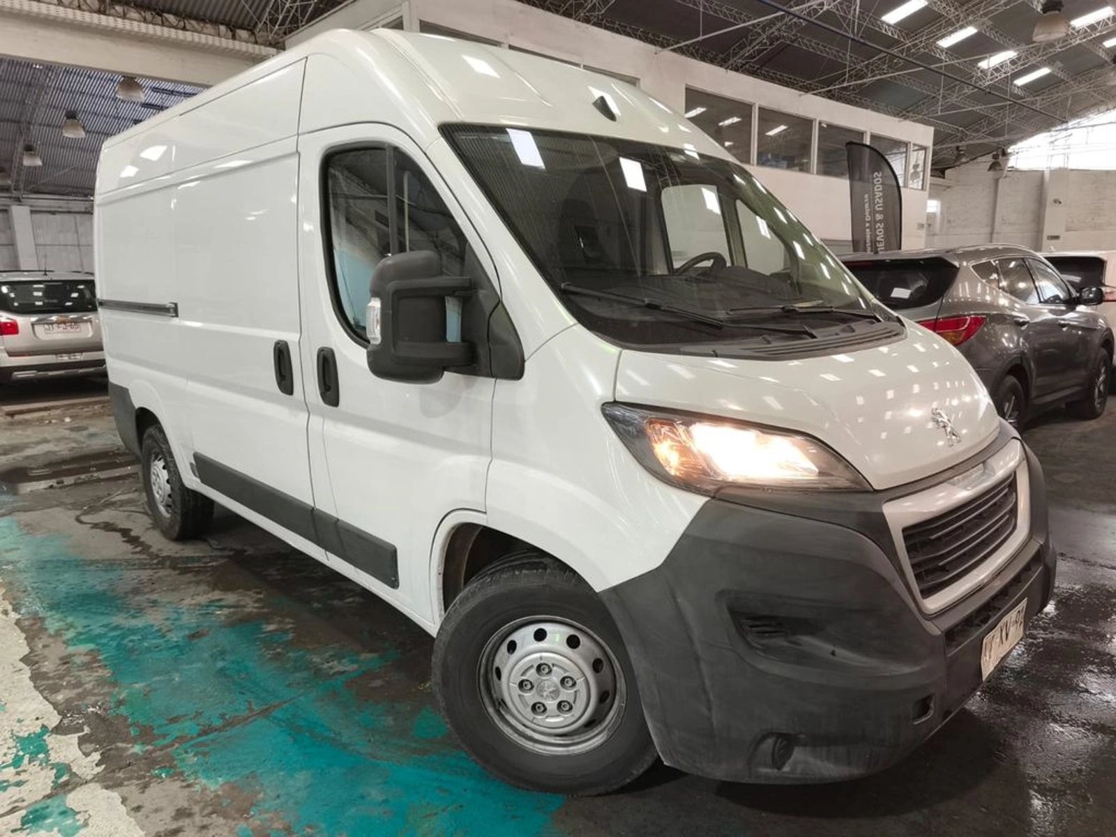 Peugeot BOXER Furgón  L2H2 BlueHDi 165 2025 - Foto 3 de 15