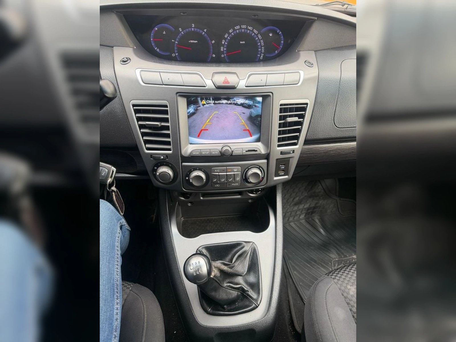 SSANGYONG STAVIC 2.2 M.T 2018 - Imagen 10 de 15