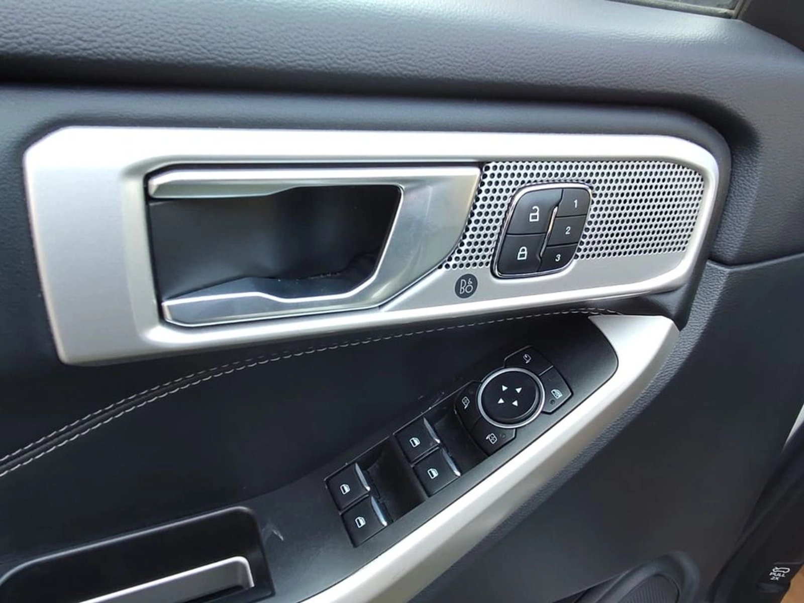 Ford EXPLORER LTD 2.3 AUT 2023 - Imagen 13 de 18