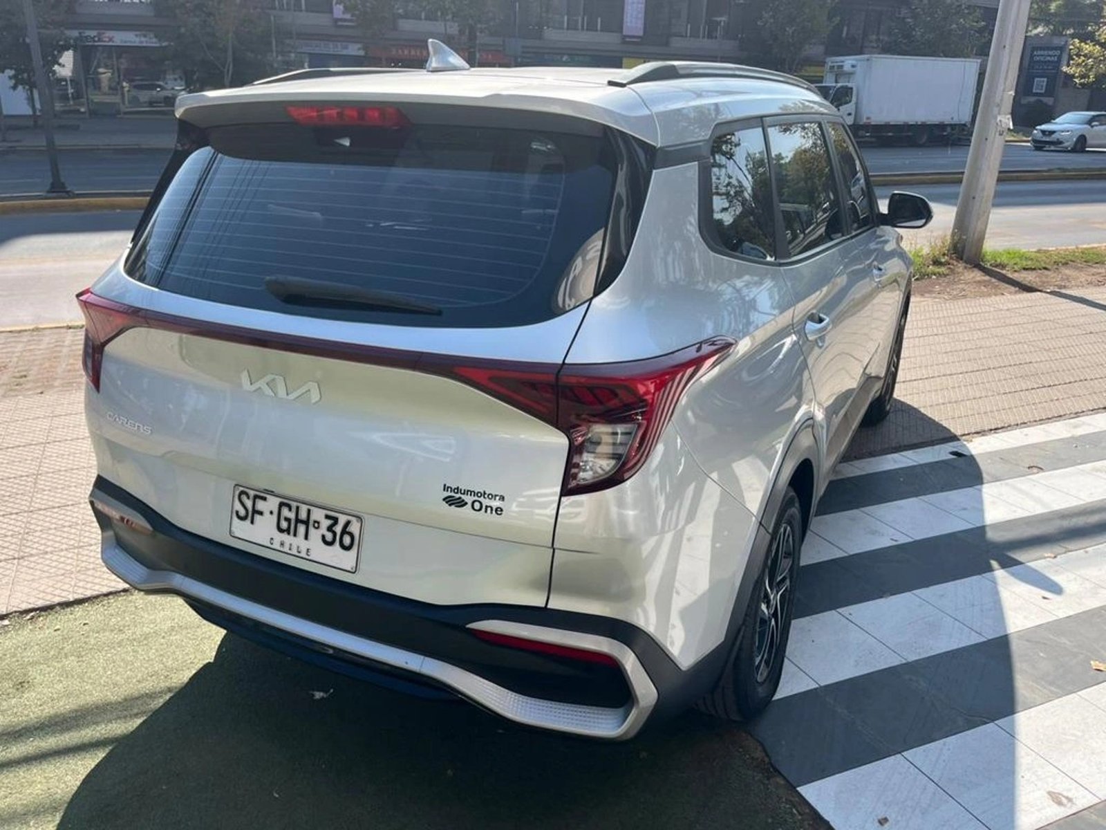 KIA CARENS EX 1.4 AUT 2022 - Imagen 6 de 20