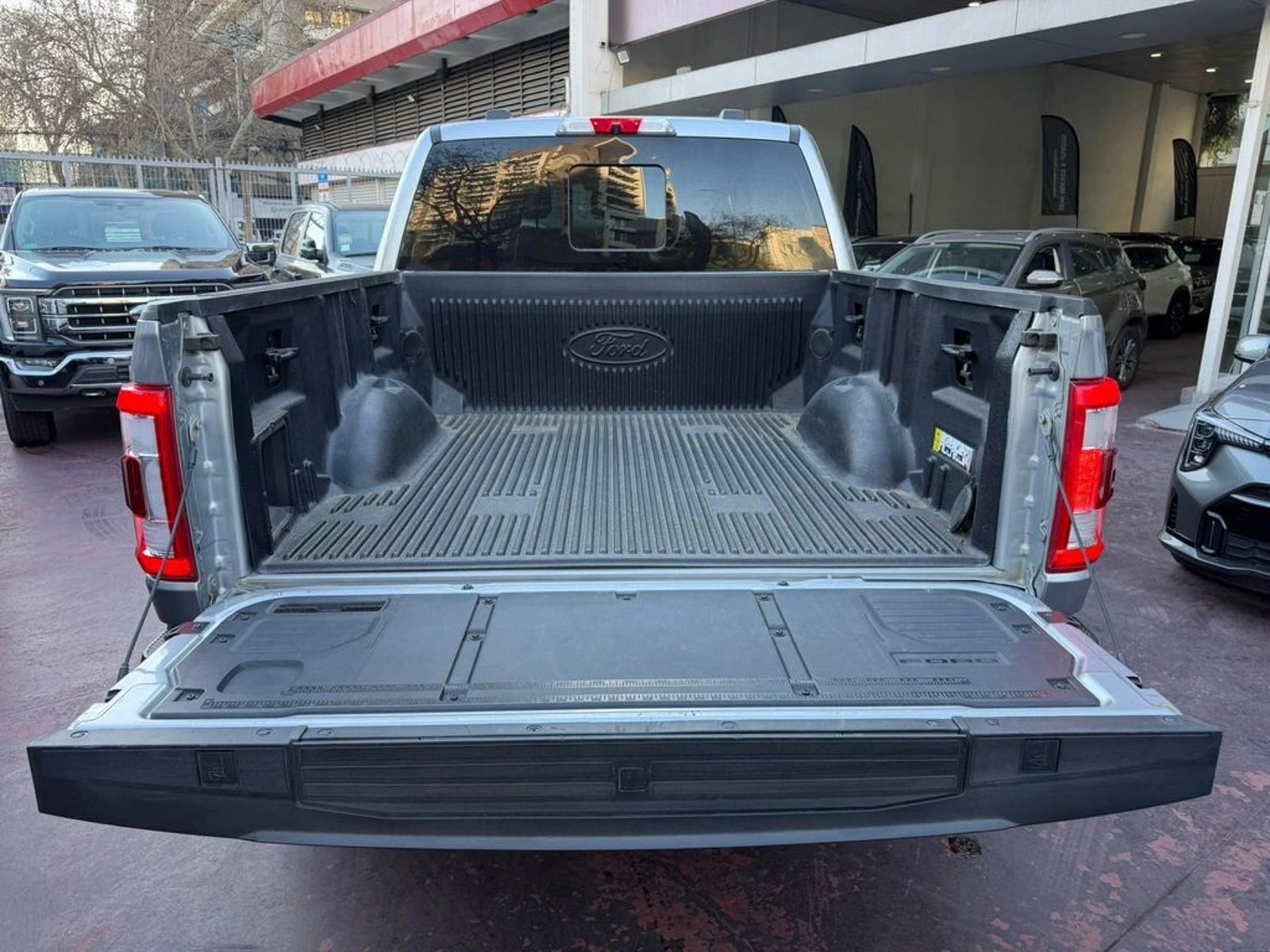 Ford F-150 Platinum 4WD AT 2023 - Imagen 7 de 16