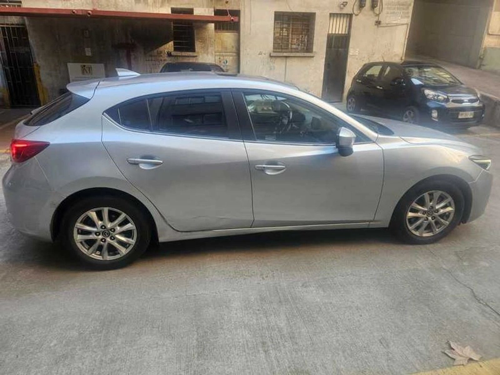 Mazda 323 SPORT V 2019 - Foto 3 de 7