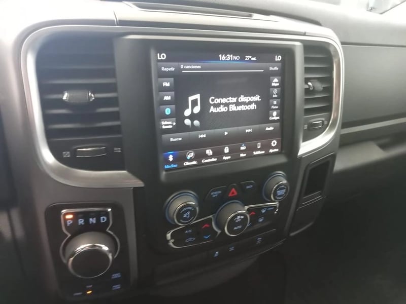 RAM 1500 SLT CREW CAB 2022 - Imagen 12 de 17