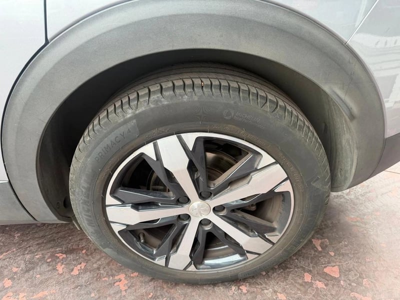 Peugeot 3008 ALLURE BLUEHDI 1.5 AT 2019 - Imagen 7 de 10