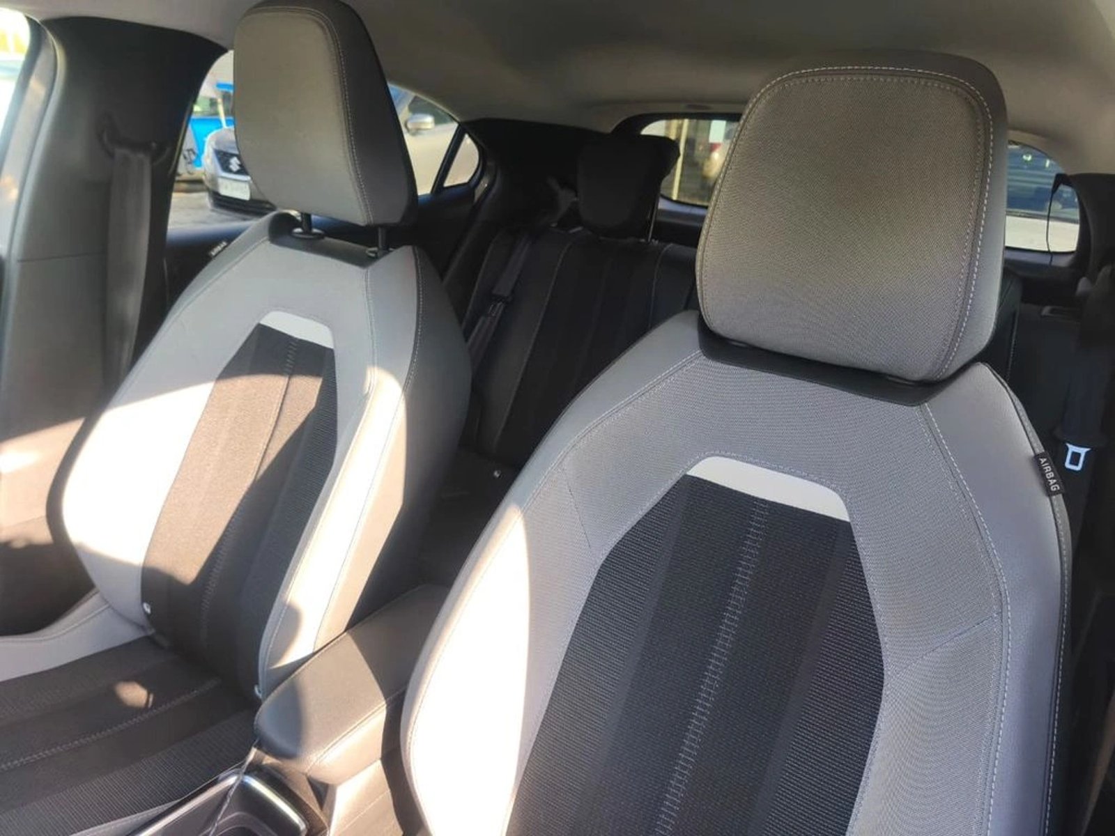 OPEL MOKKA 1.2T AUT 2023 - Imagen 12 de 18