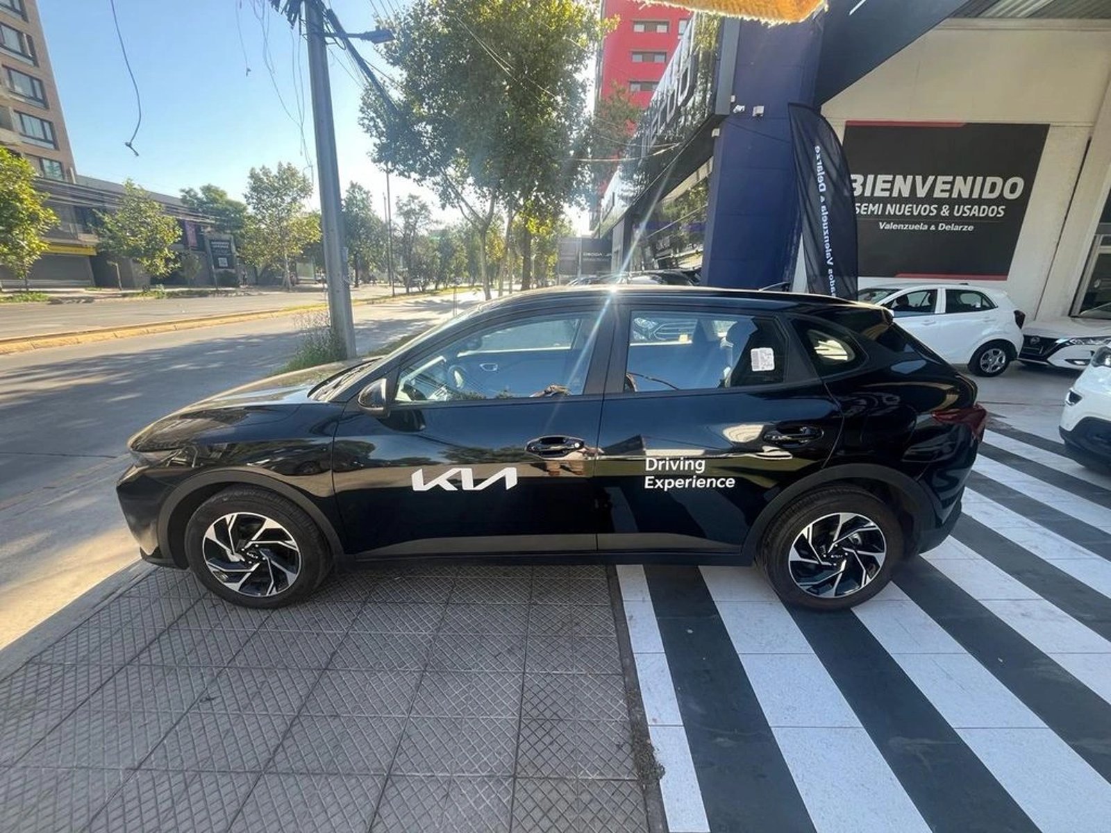 Kia K3 CROSS EX 1.6L 6AT  (2368) 2025 - Foto 3 de 14