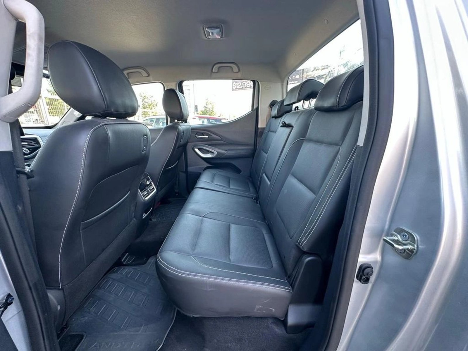 PEUGEOT LANDTREK Action4 BlueHDi 180 4x4 AT 2024 - Imagen 9 de 16