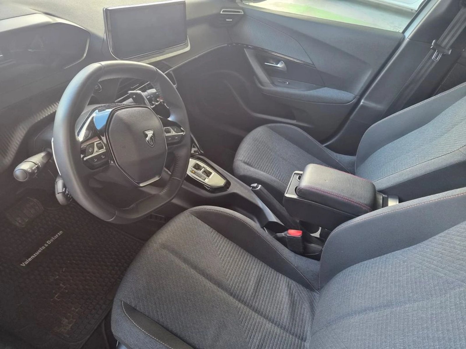 Peugeot 2008 MCA Style MHEV 136 eDCT6 2025 - Imagen 7 de 13