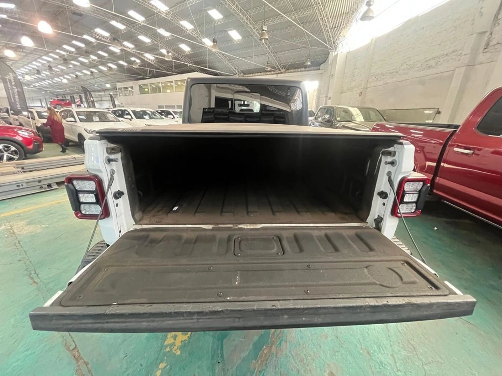 Jeep WRANGLER ALL NEW GLADIATOR SPORT 3.6 2021 - Imagen 9 de 15