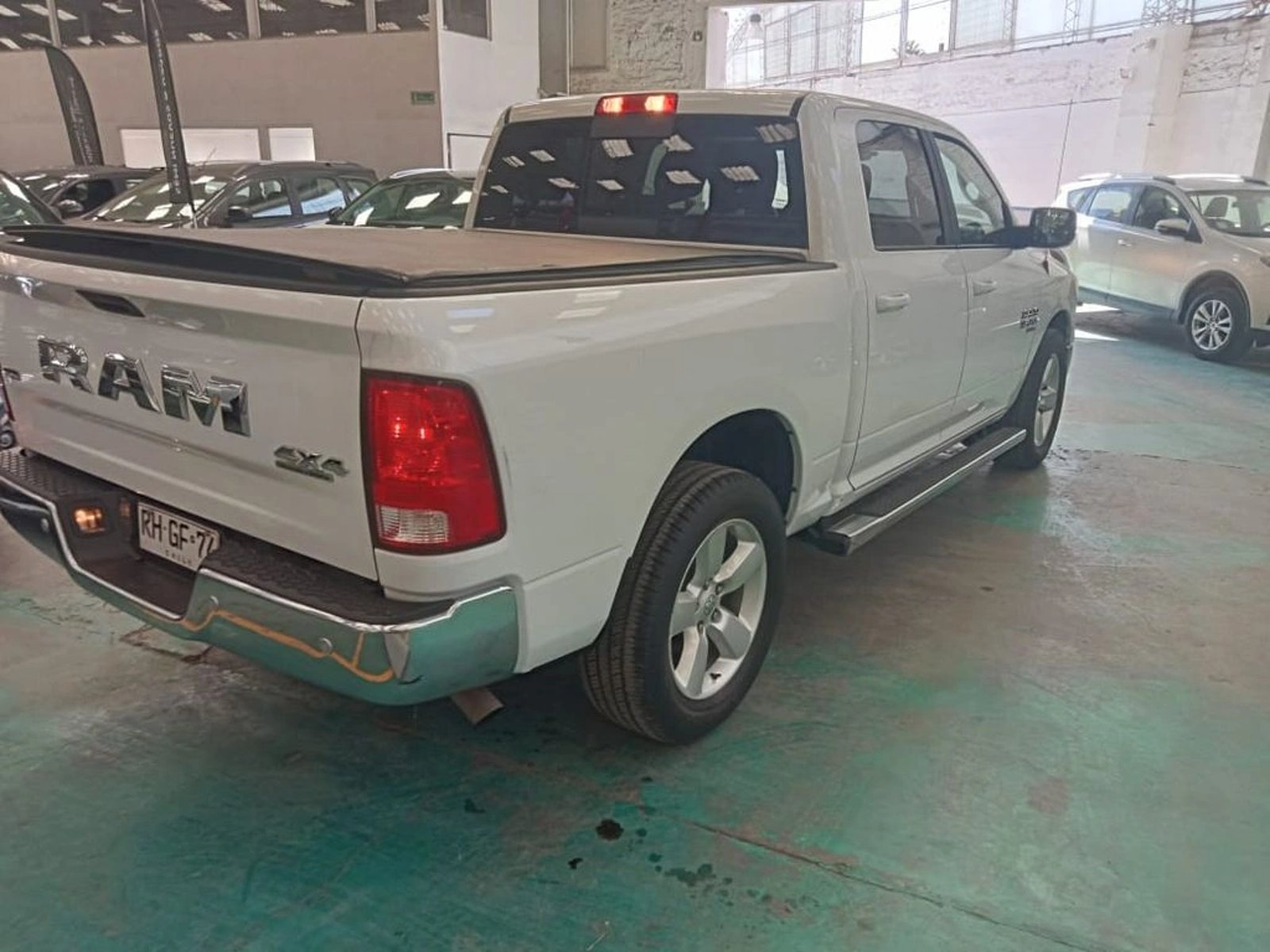 RAM 1500 SLT CREW CAB 2022 - Foto 2 de 17