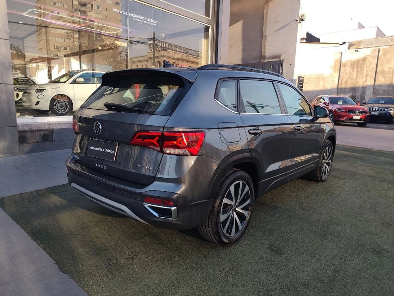 Volkswagen TAOS TSI 4X2 1.4 AUT 2025 - Imagen 4 de 17