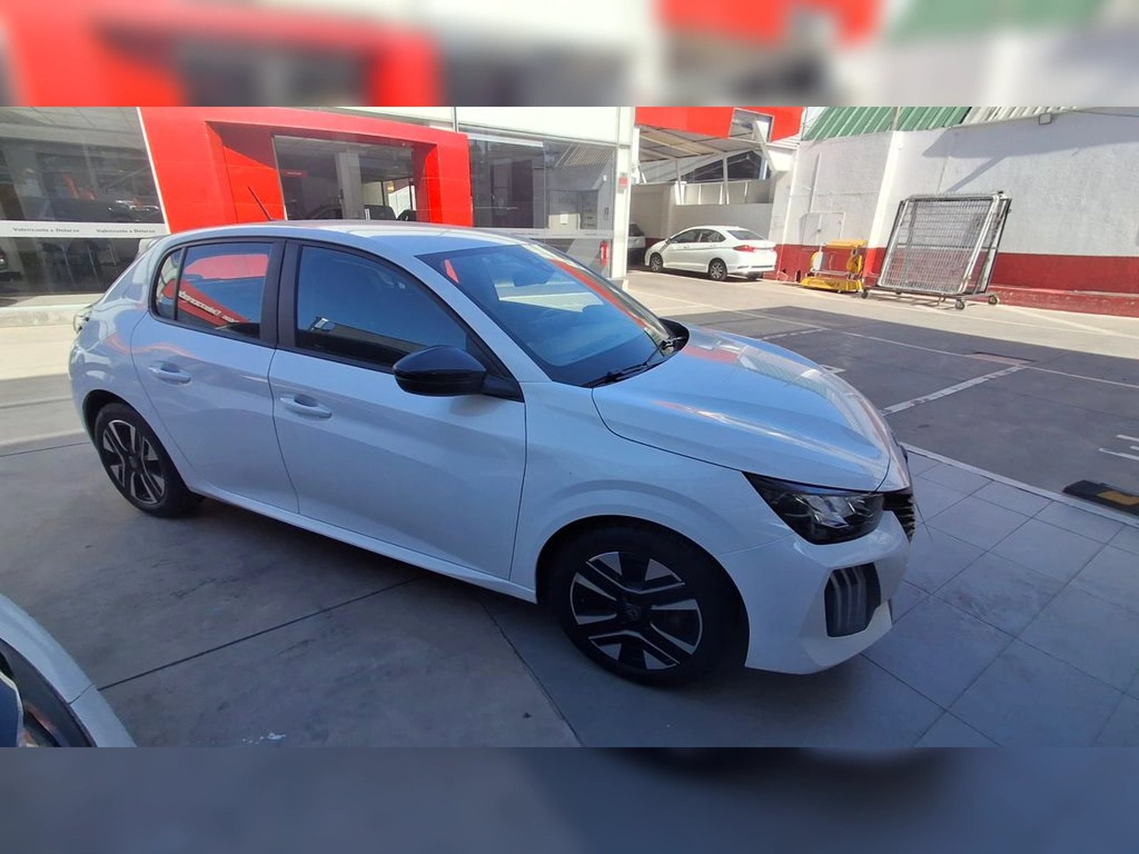 Peugeot 208 MCA ACTIVE PURETECH 100 2025 - Foto 3 de 12
