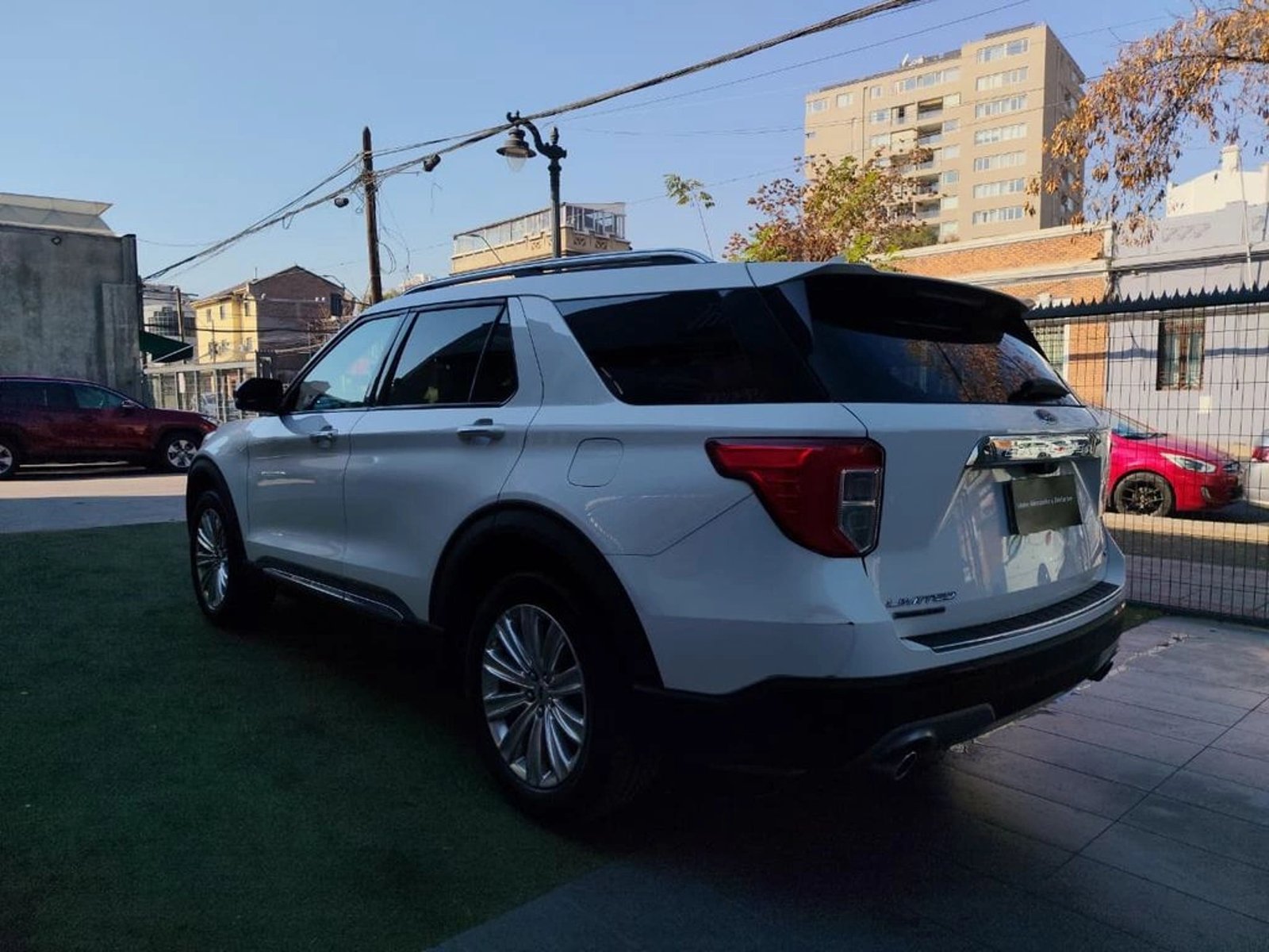 Ford EXPLORER LTD 2.3 AUT 2023 - Imagen 8 de 18