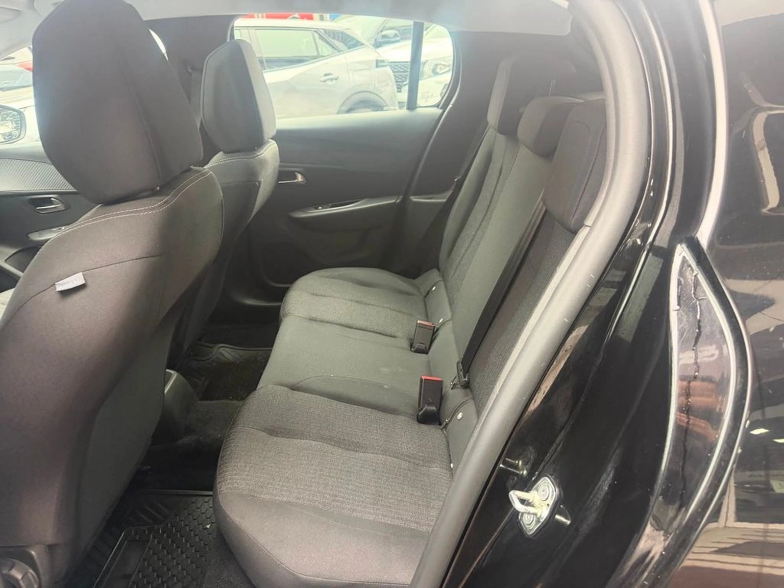 Peugeot 208 Style Puretech 75 2023 - Imagen 10 de 13