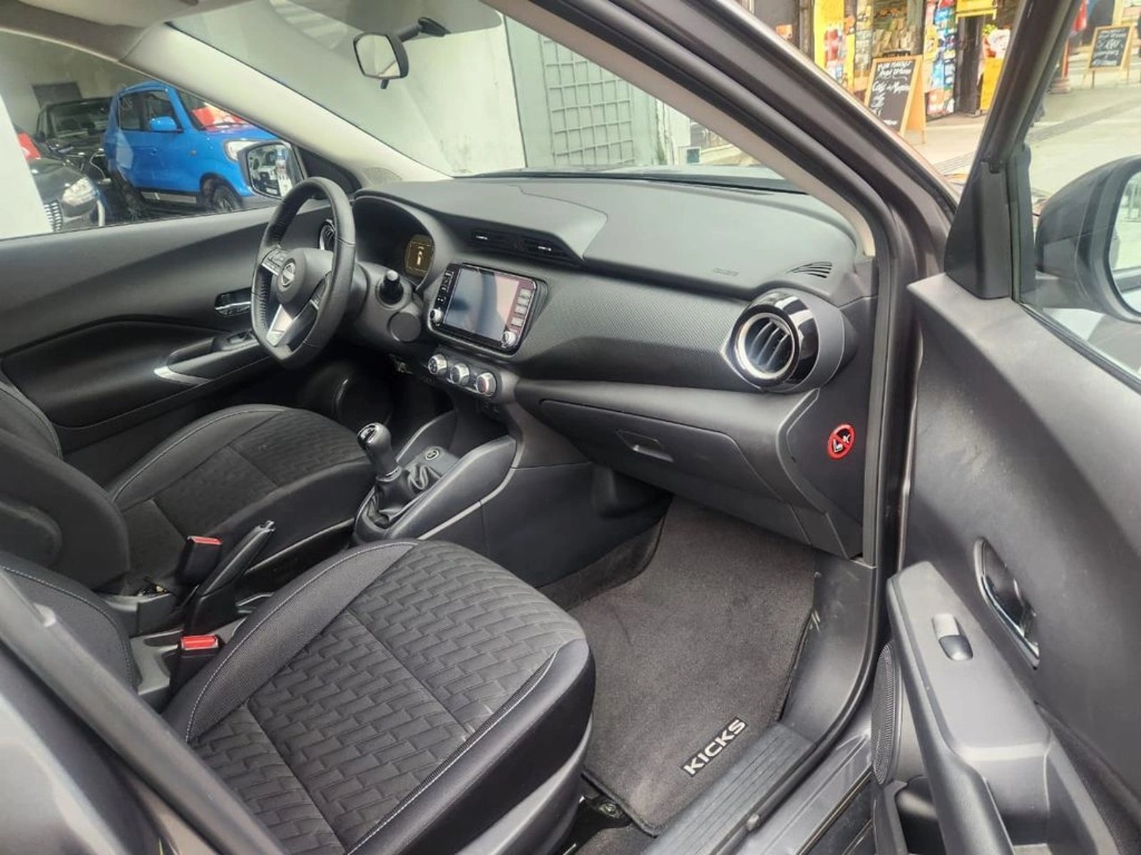 NISSAN KICKS SENSE 1.6 MT 2023 - Imagen 7 de 11