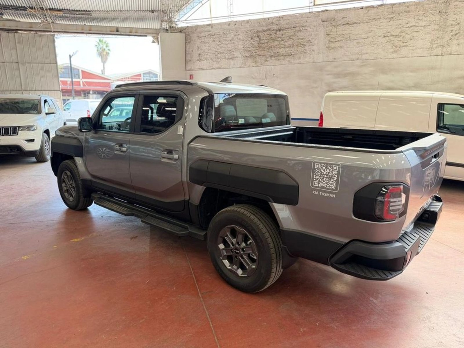 Kia TASMAN EX 2.2T DSL 8AT 4X4 FULL (2442) 2026 - Foto 4 de 12
