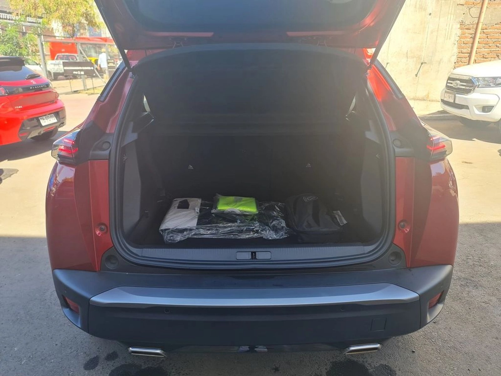 PEUGEOT 2008 MCA Active Puretech 130 2025 - Imagen 9 de 17