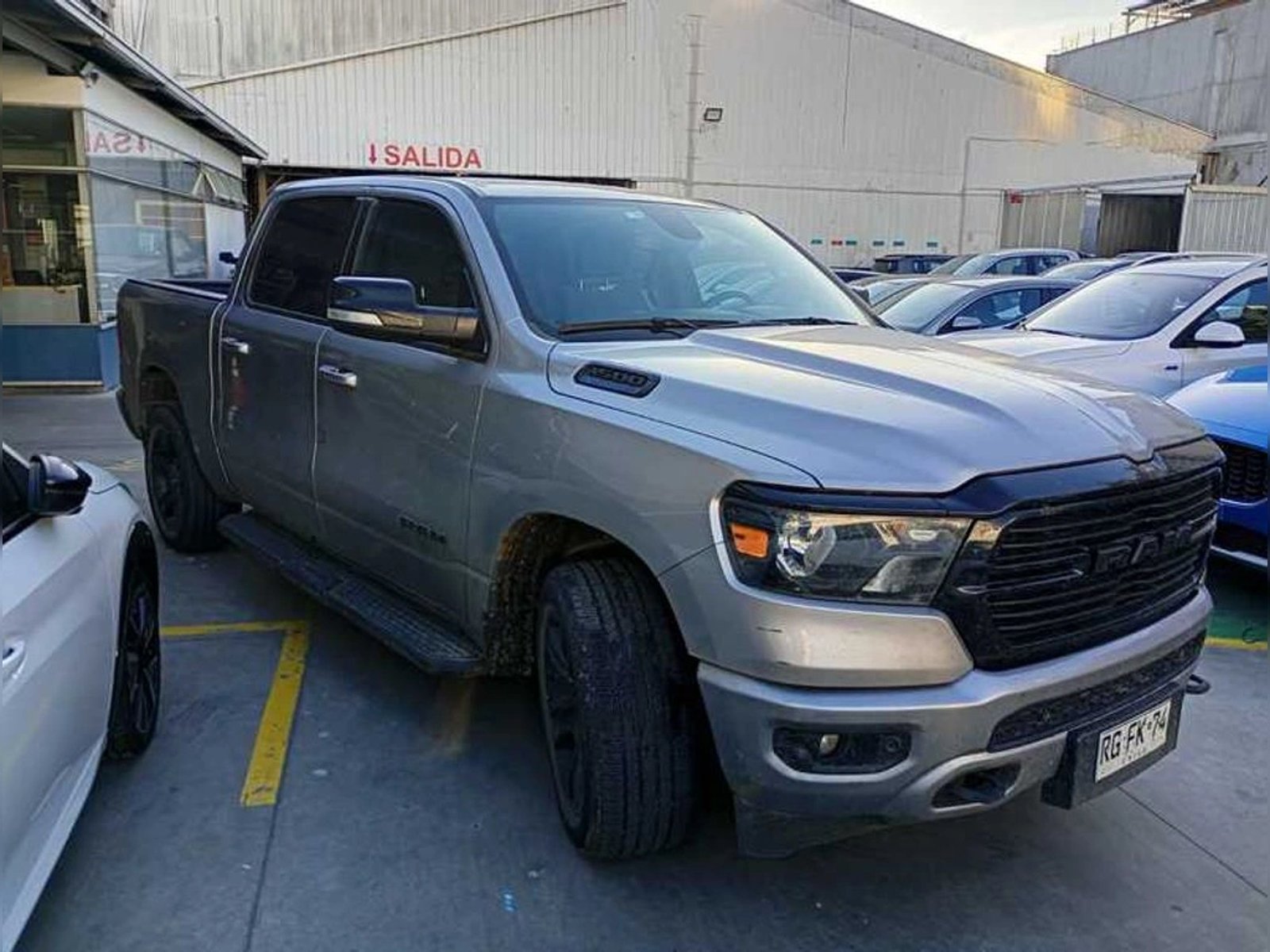 RAM 1500 BIGHORN N.E 3.6 V6 MILD HYBRID 305 HP 4X4 AT 2022 - Foto 2 de 9