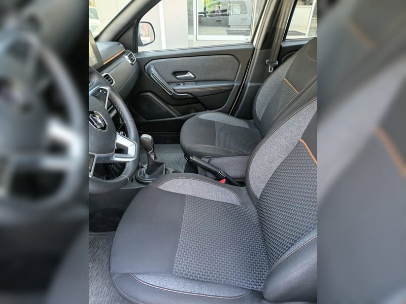 Renault Oroch 1.3 INTENS OUTSIDER DOB. CAB. 4X2 AT 4P 2023 - Imagen 9 de 14