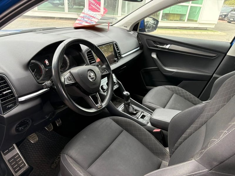 Skoda KAROQ Ambiente 2019 - Imagen 5 de 6