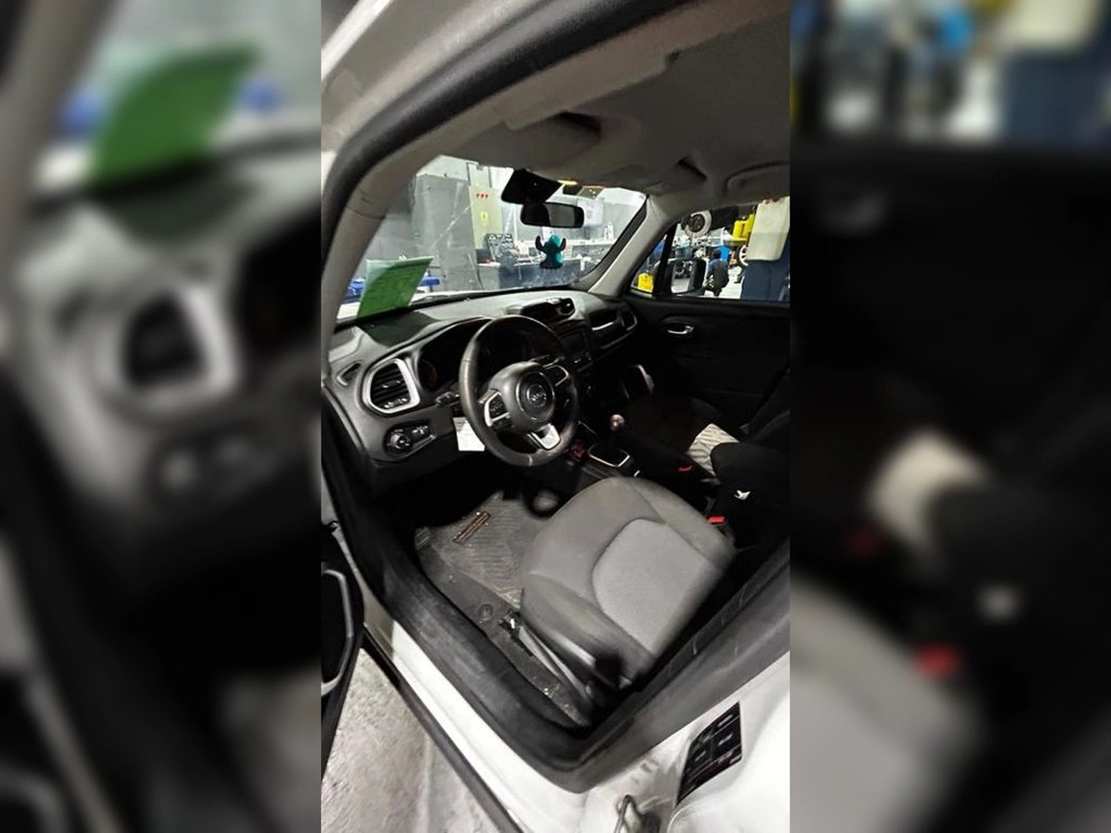 Jeep RENEGADE SPORT 1.8 2019 - Foto 2 de 3