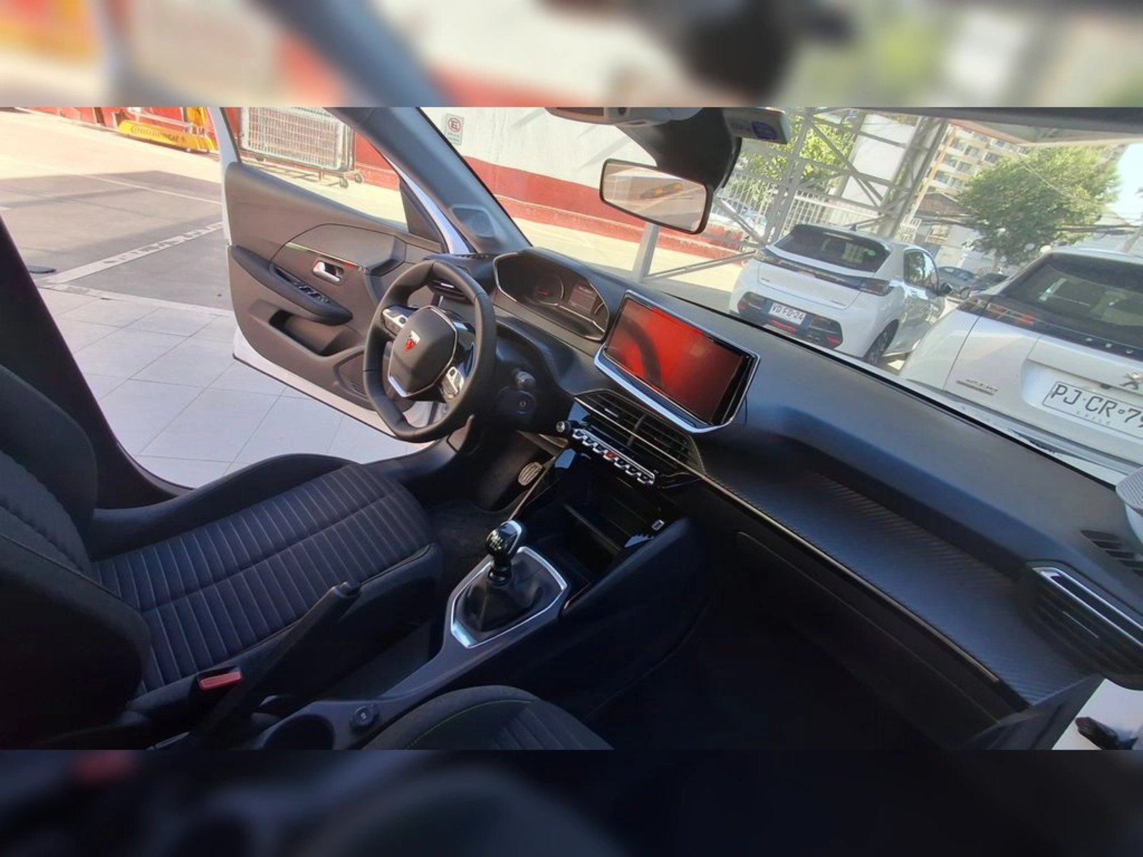 PEUGEOT 208 MCA ACTIVE PURETECH 100 2025 - Imagen 9 de 17