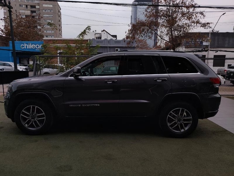 Jeep GRAND CHEROKEE Laredo 4X2 3.6L 2021 - Imagen 8 de 14