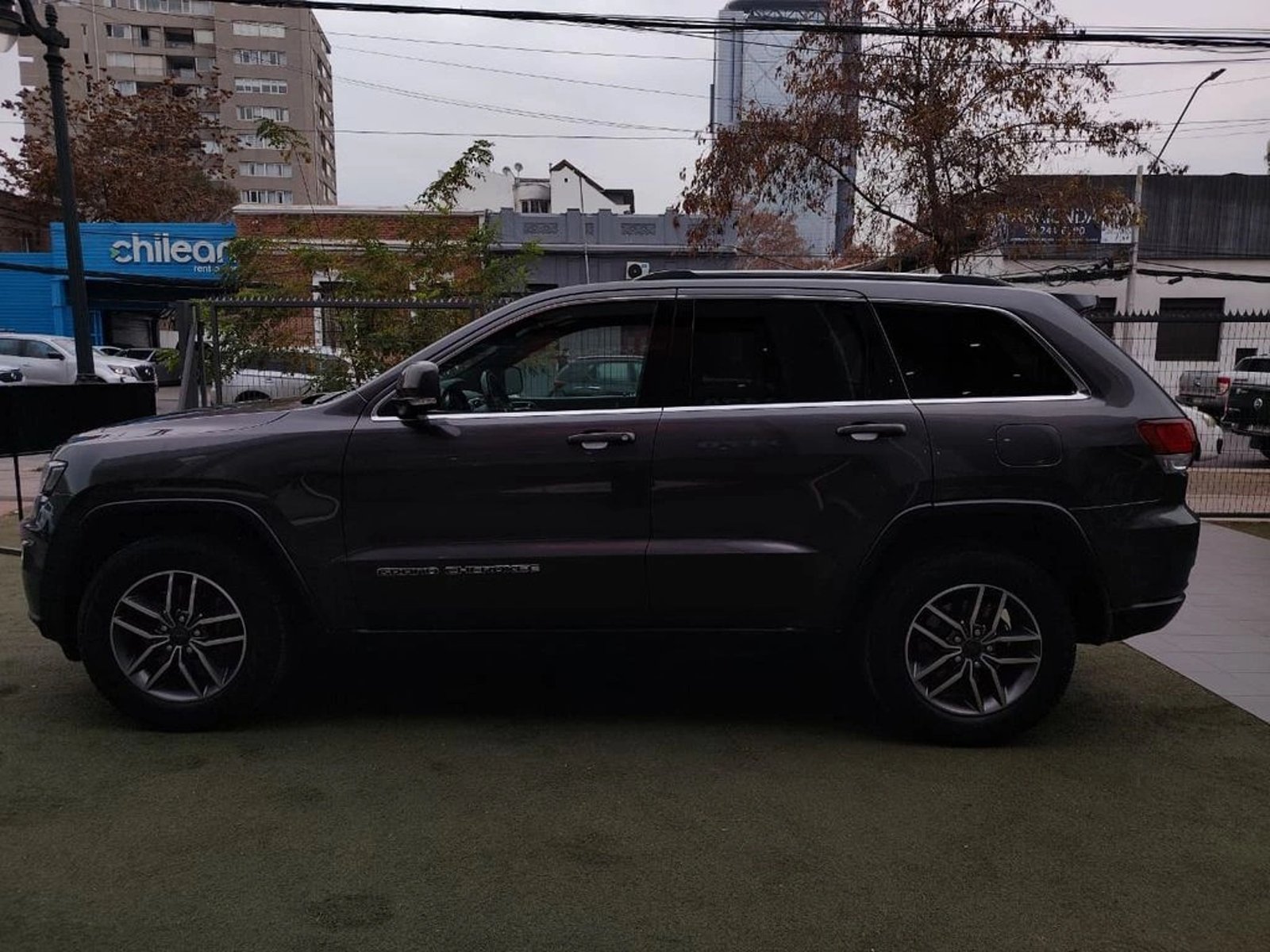 Jeep GRAND CHEROKEE Laredo 4X2 3.6L 2021 - Imagen 8 de 14