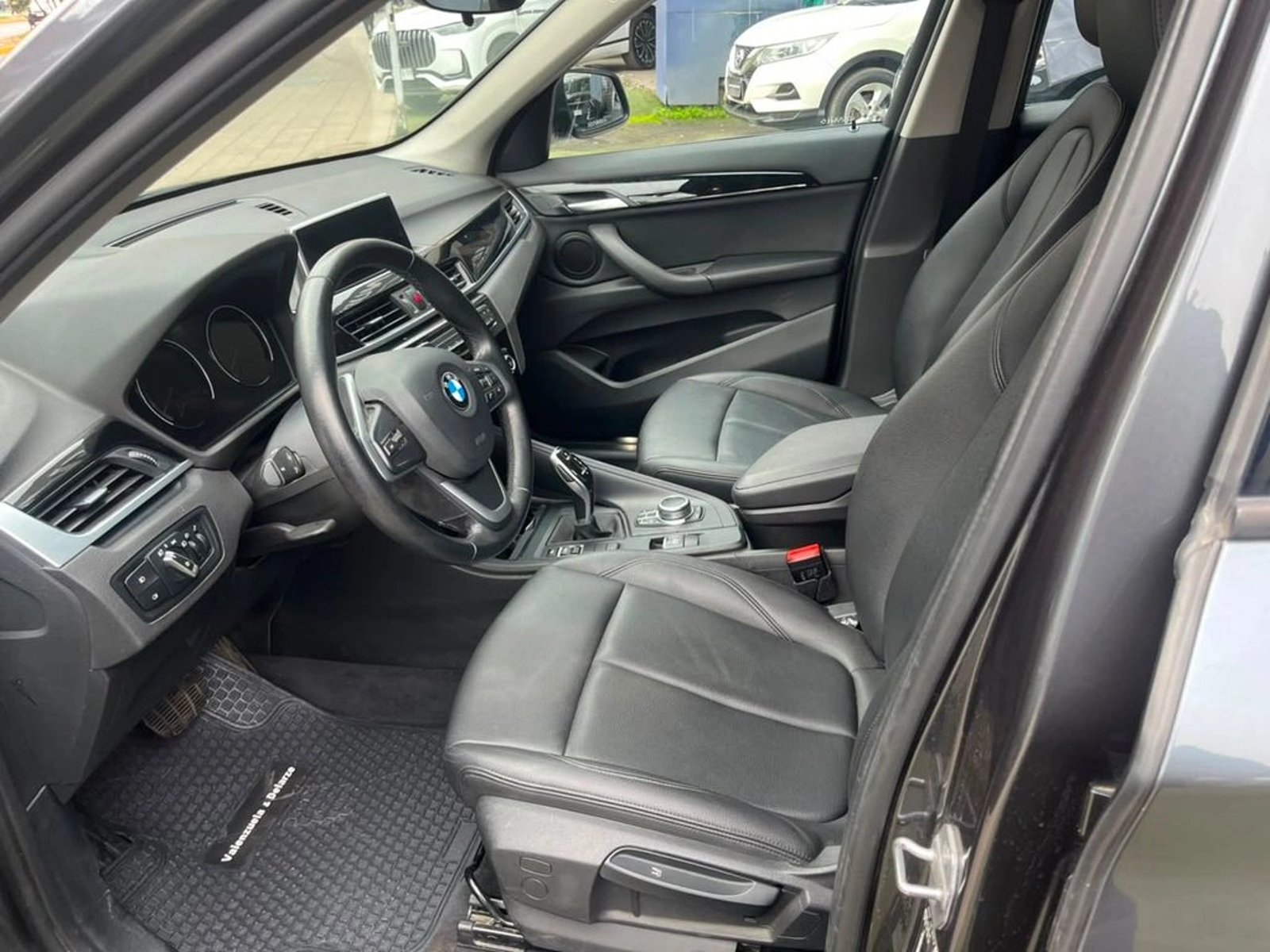 BMW X1 SDRIVE 20I URBAN  2.0 AUT 2022 - Imagen 11 de 17