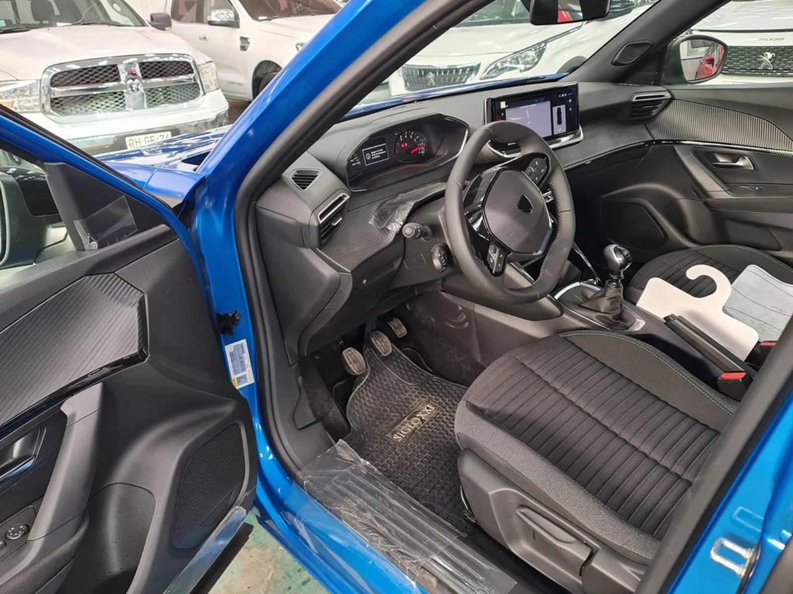 PEUGEOT 2008 MCA Active Puretech 130 2025 - Imagen 10 de 19