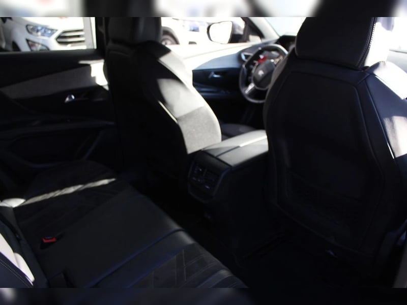 Peugeot 3008 GT Puretech 180 EAT8 2024 - Imagen 4 de 10