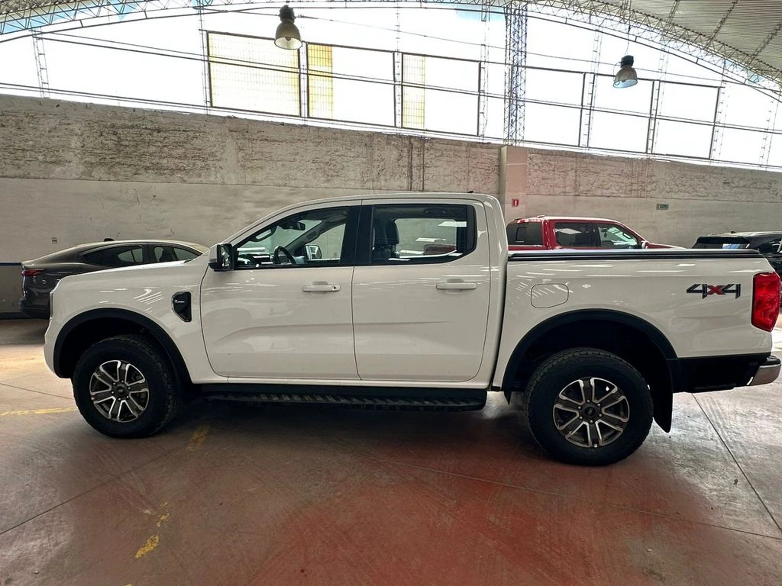 FORD RANGER XLT 4x4 2.0L AT 2024 - Imagen 6 de 14